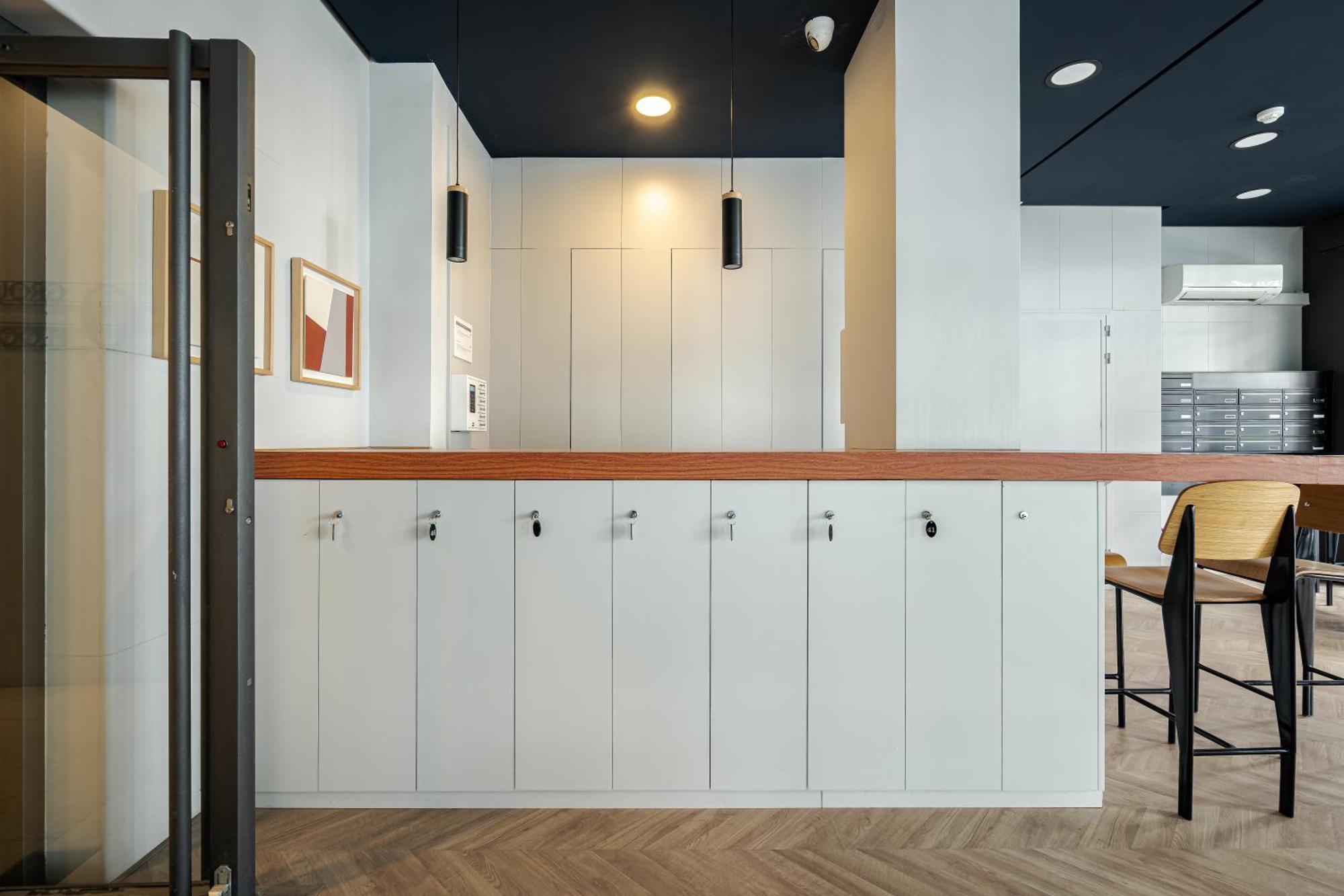 Feelathome Waldorf Suites Apartments — Photos 2